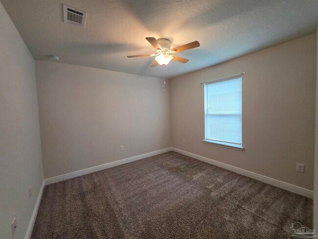 Building Photo - 5165 Peach Dr