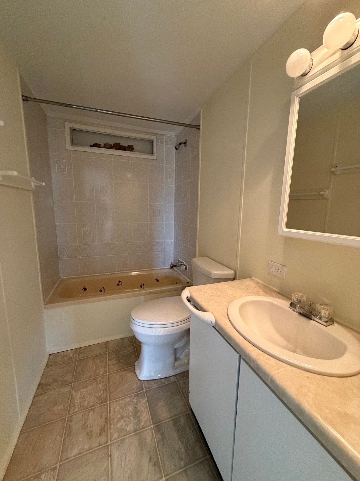 Building Photo - 3008 Church Hill Rd