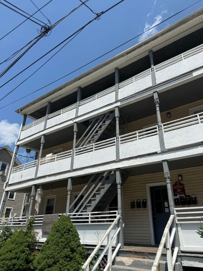 Building Photo - 49 Brook St