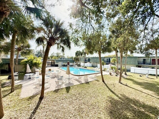 Building Photo - 1799 N Highland Ave