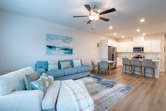 Building Photo - 1091 Primrose Dr
