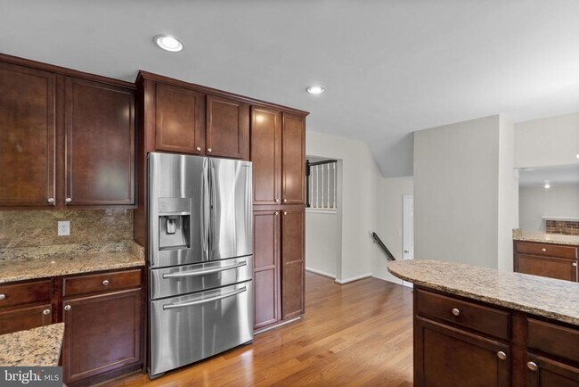 Building Photo - 1119 Halesworth Dr