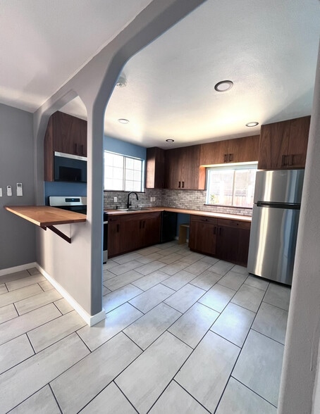 Building Photo - 3547 E Green St