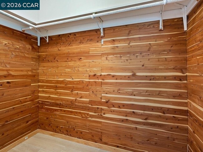 Building Photo - 99 Longridge Rd