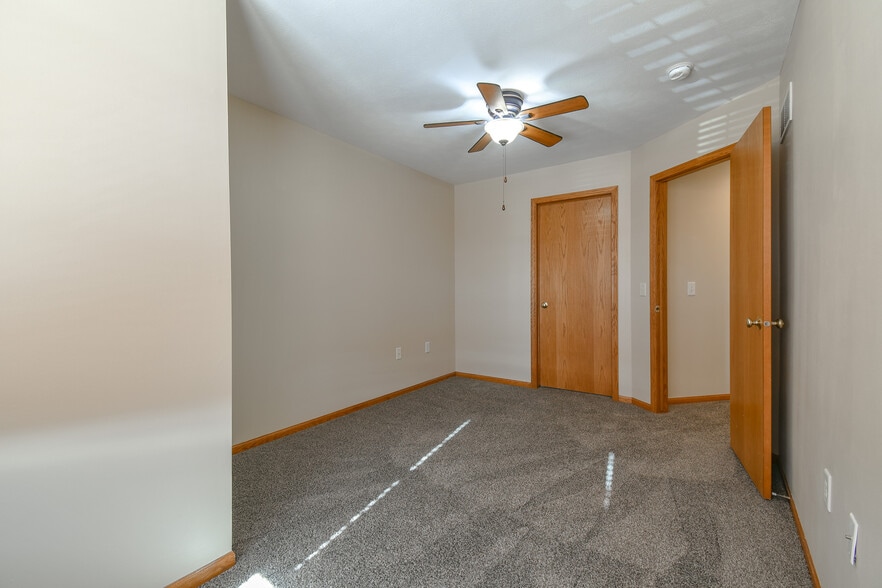 Building Photo - 9412 Forest Glen Dr