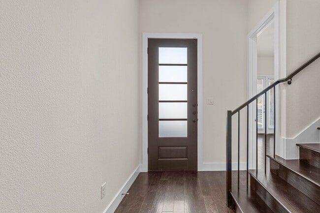 Building Photo - 600 Melba St