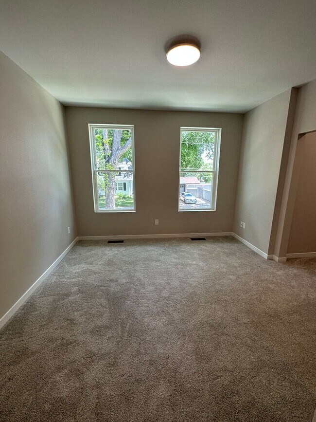 Building Photo - 1112 12th St N