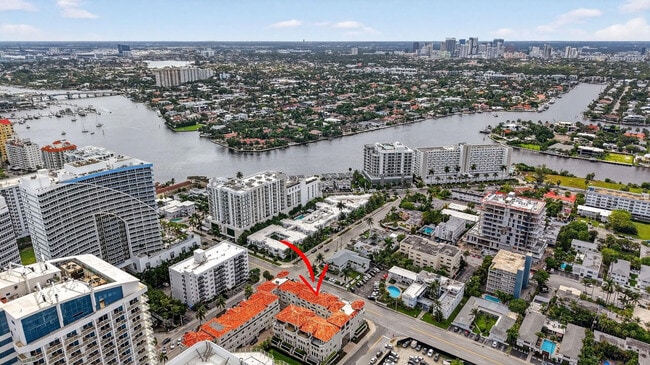 Building Photo - 508 N Birch Rd