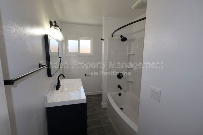 Building Photo - 102 Hoover Ave