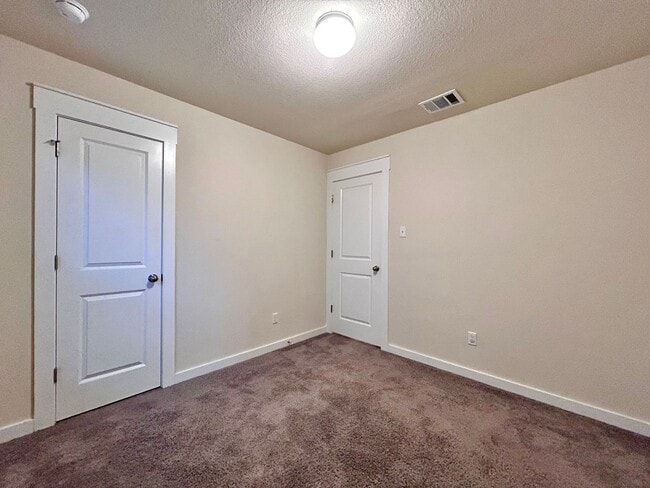 Building Photo - 5809 Urbano Bnd