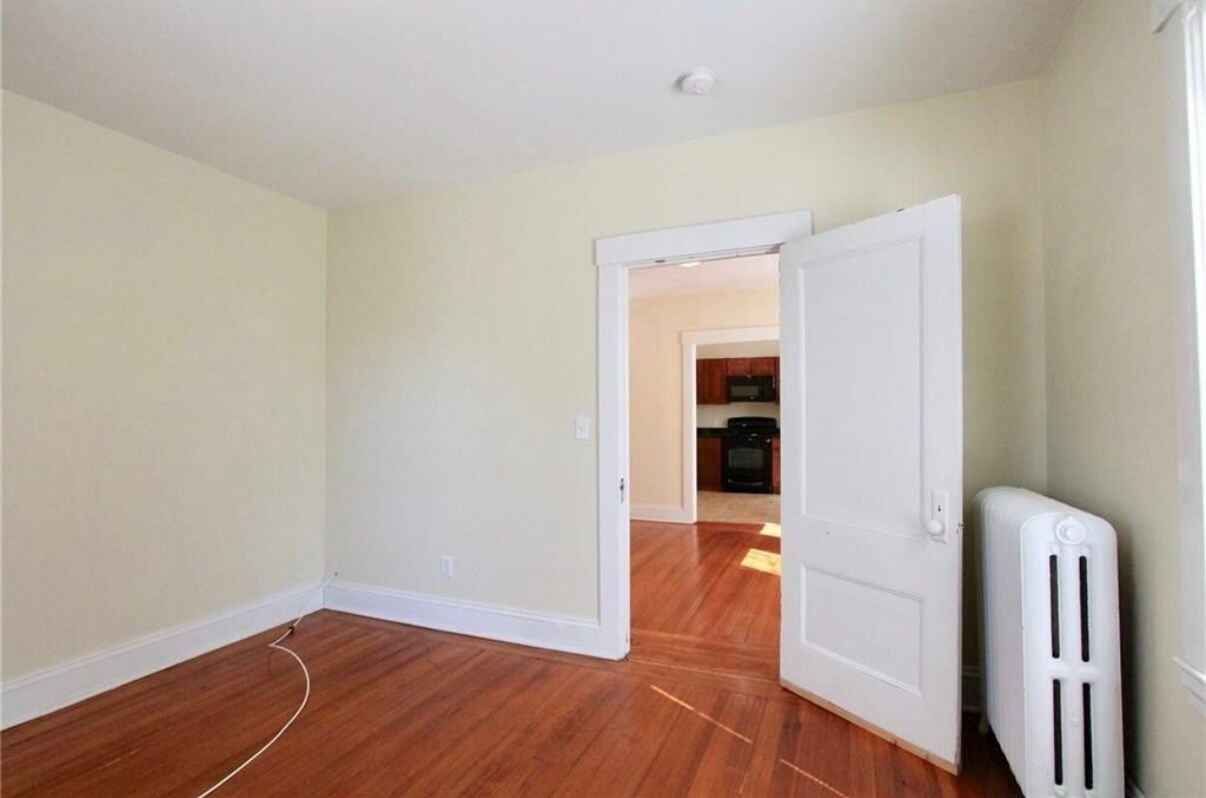 Building Photo - 23 Bedlow Ave