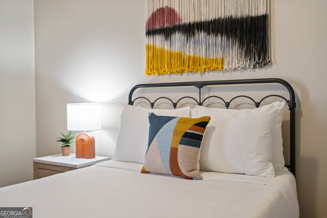 Building Photo - 2029 Pinnacle Walk