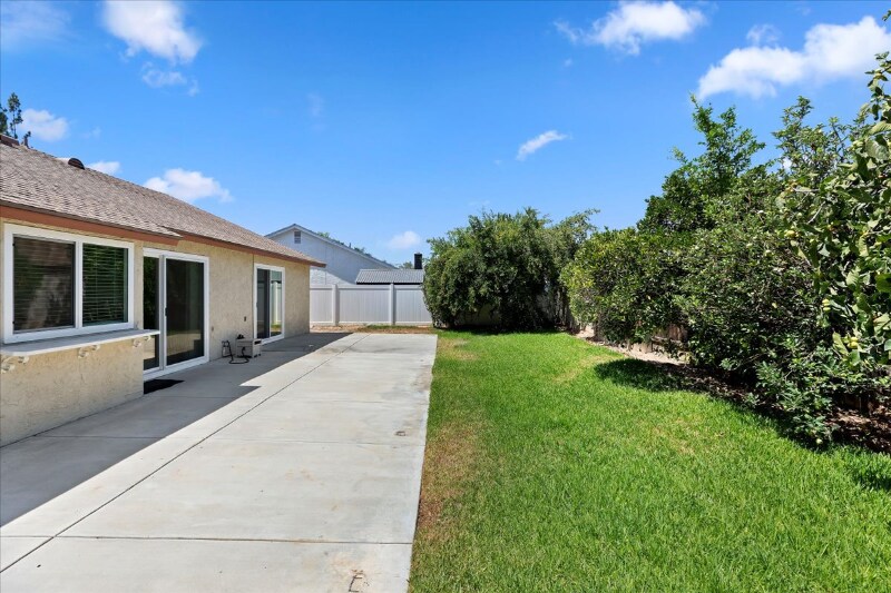Building Photo - 11261 Cochran Ave