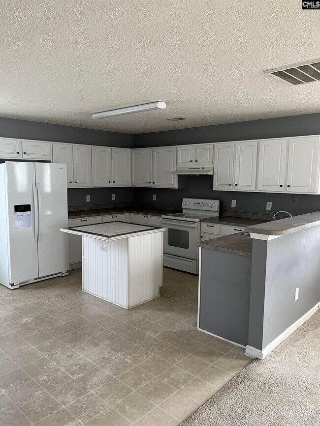 Building Photo - 361 Summer Bend Rd