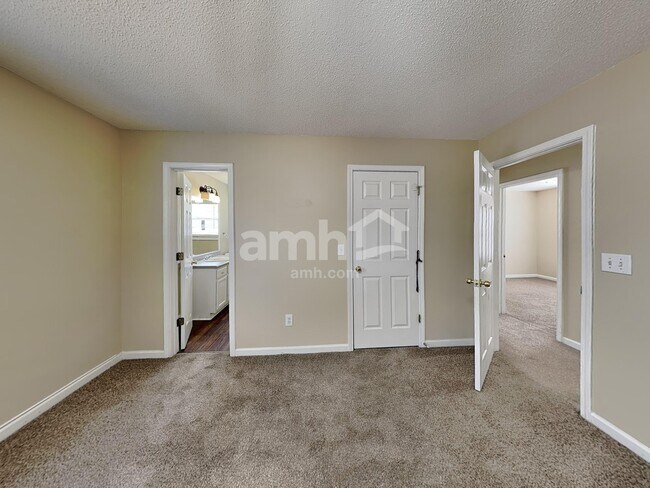 Building Photo - 405 Ivy Crest Dr