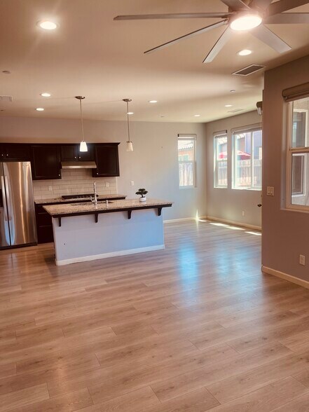 Building Photo - 6251 E Overlook Way