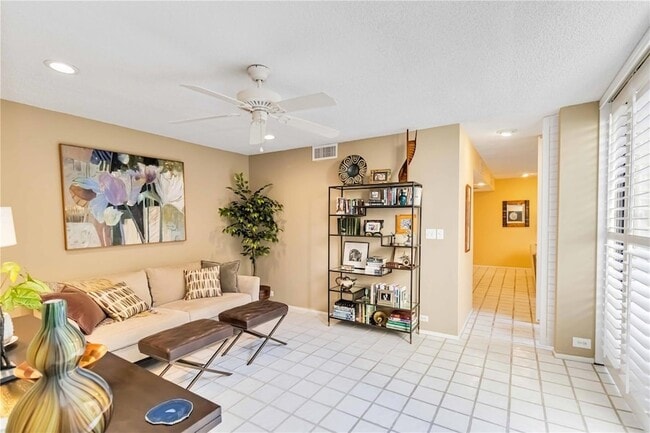 Building Photo - 761 Pine Run Dr