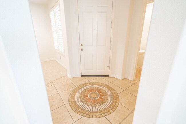 Building Photo - Bella Ventana 3 Bedroom Rental Home in Valencia!