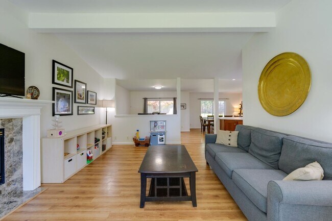 Building Photo - 3Bd/2Ba Kenmore House