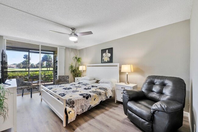 Building Photo - 23249 Barwood Ln N