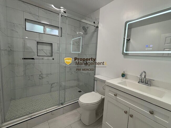 Building Photo - Newly remodeled 2 bedroom duplex for $1900