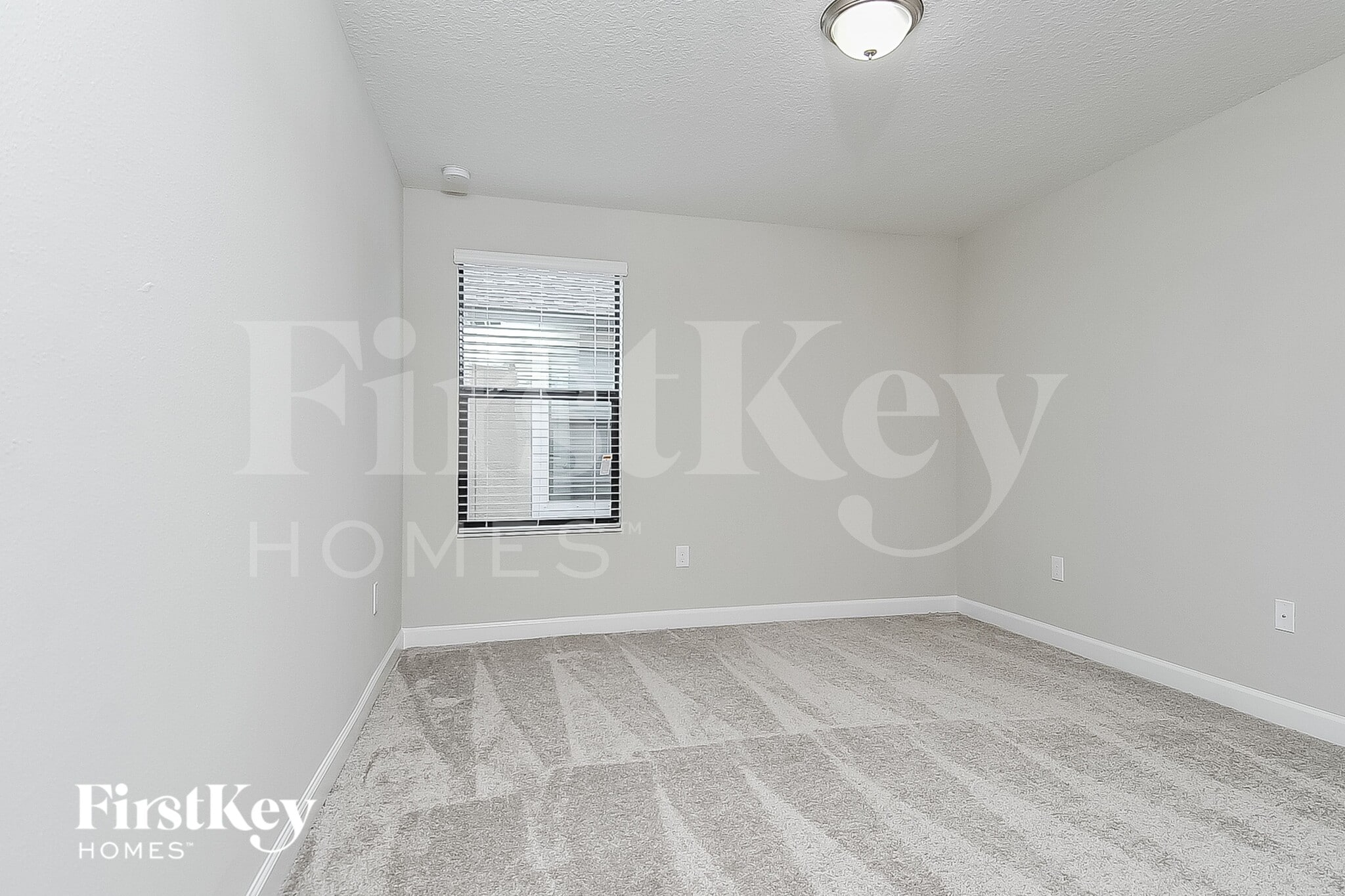Building Photo - 9823 Ivory Dr