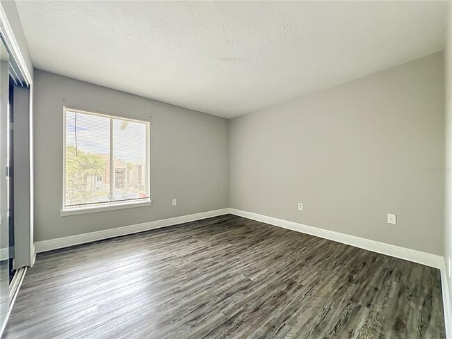 Building Photo - 568 Orange Dr