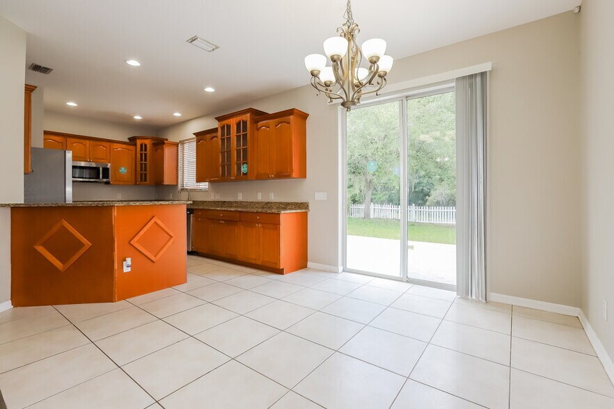 Building Photo - 26820 Stillbrook Dr
