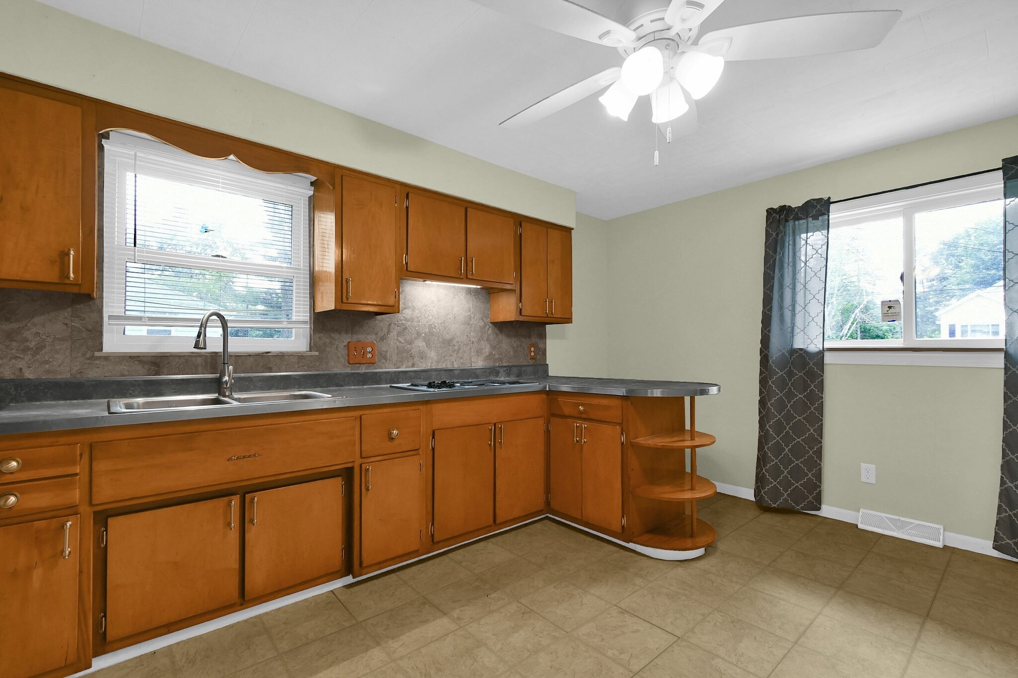 Building Photo - 272 Collingwood Ave