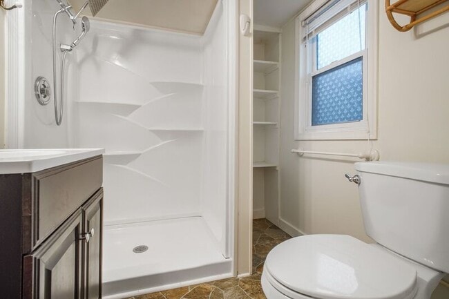 Building Photo - 918 Mercer St