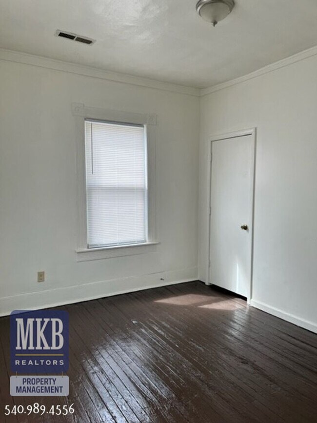 Building Photo - 501 Rutherford Ave NW