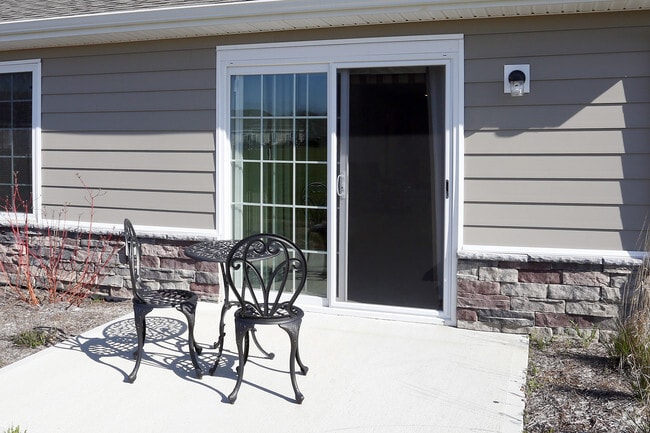 Building Photo - Redwood Noblesville Harewood Drive N