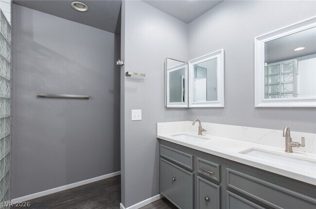 Building Photo - 3109 Downing Pl