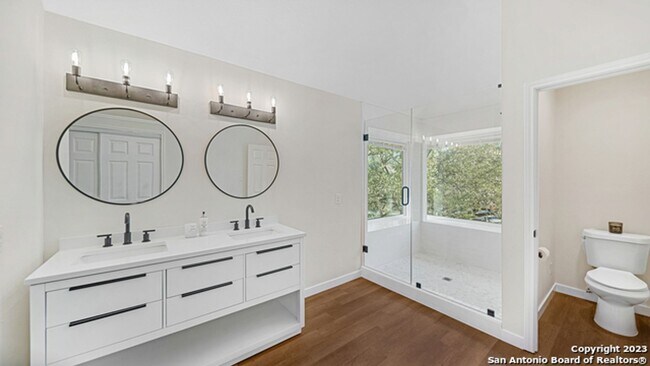 Building Photo - Newly remodeled home in Stone Oak!