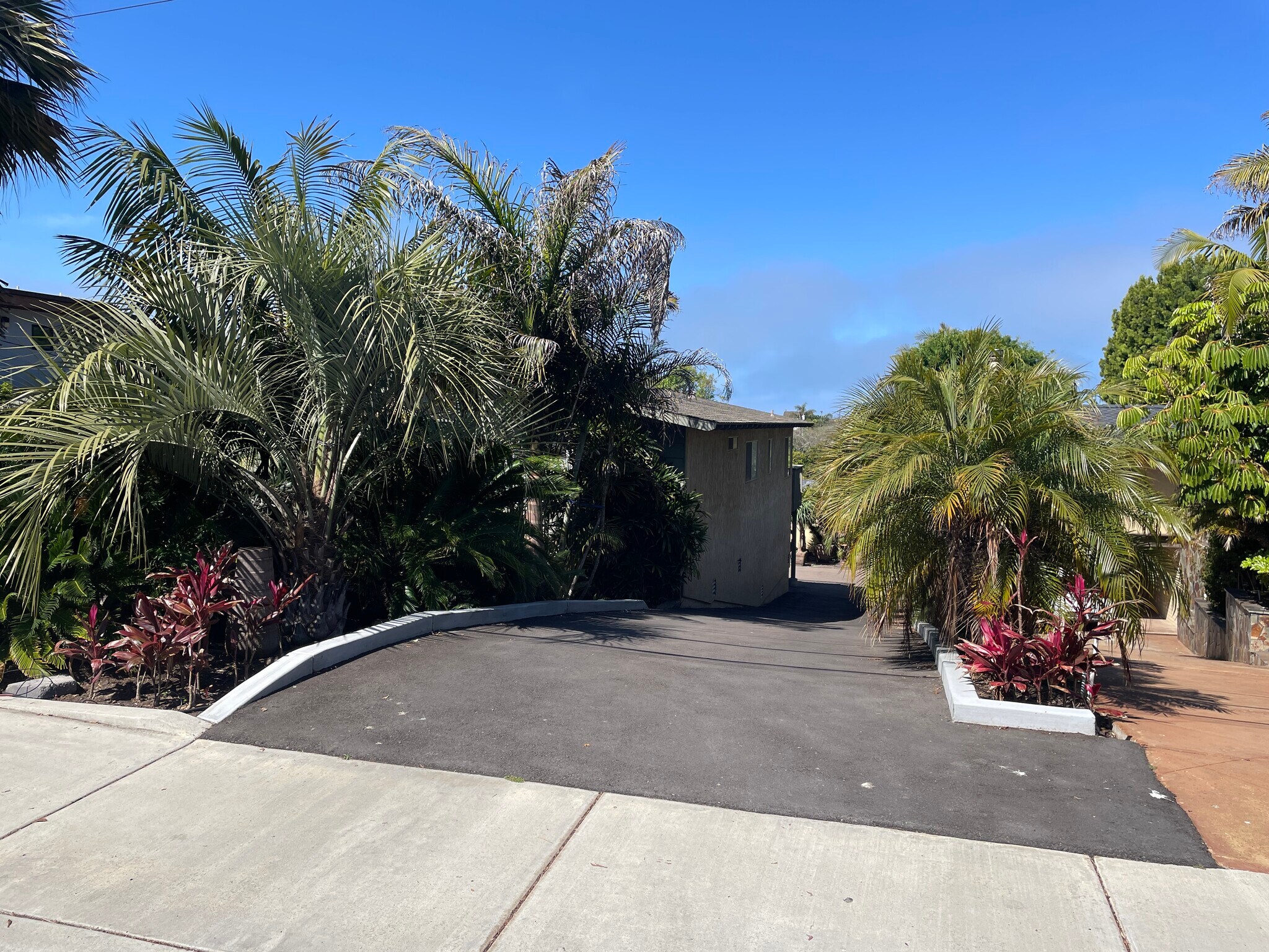 Building Photo - 818 Hygeia Ave
