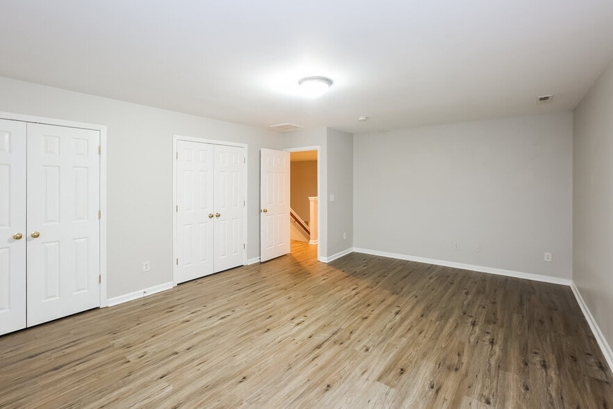 Building Photo - 7215 Hathaway Ct