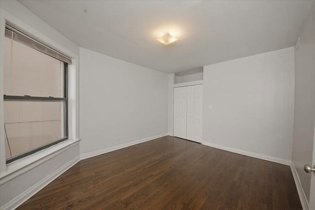 Building Photo - 6541 S Woodlawn Ave