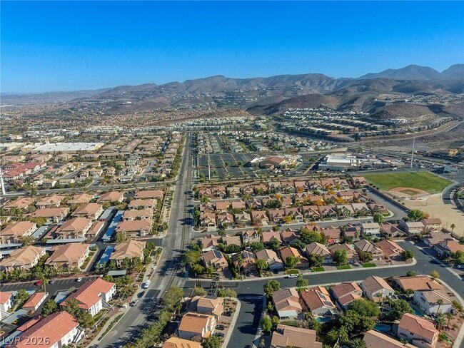 Building Photo - 756 Ezzat St