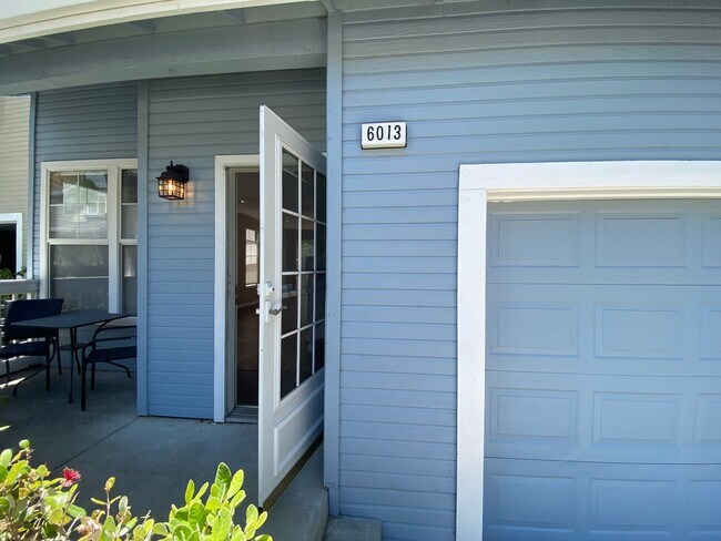 Building Photo - ALMADEN LAKE - Updated townhome with centr...