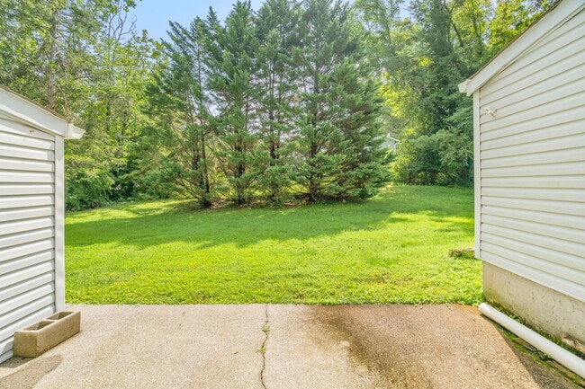Building Photo - 302 Wakefield Rd