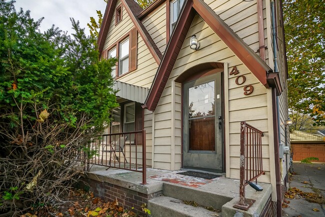 Building Photo - 409 E Melbourne Ave