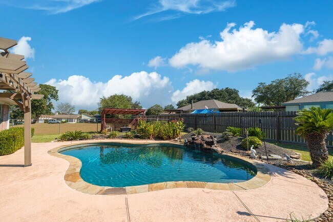 Building Photo - 13417 Bunker Hill Dr