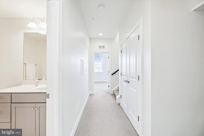 Building Photo - 4709 Van Buren St