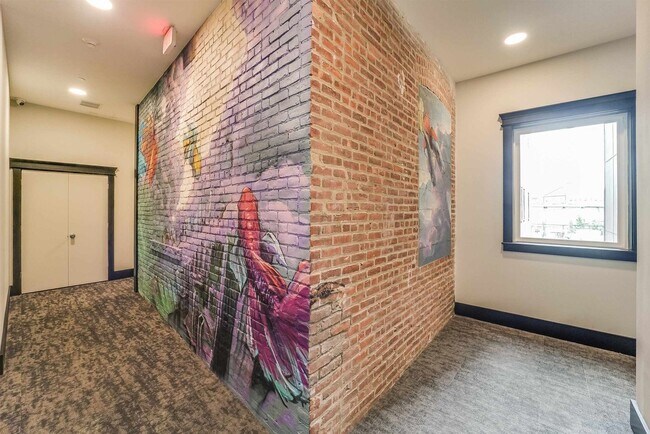 Building Photo - 660 Grand St
