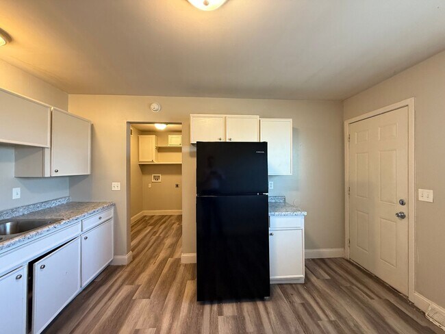 Building Photo - 2459 S St Clair St