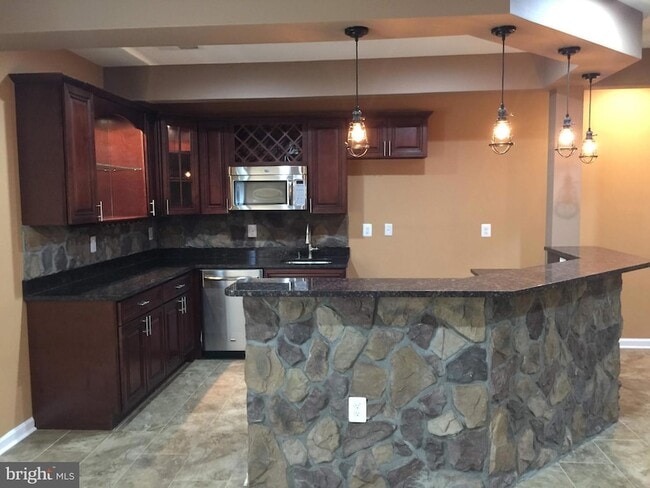 Building Photo - 43165 Barnstead Dr