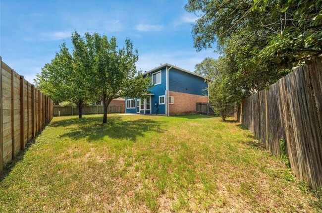 Building Photo - 2507 Eastwood Ln