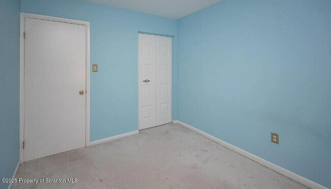 Building Photo - 166 Haverford Dr