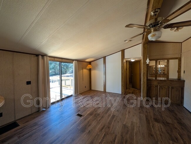 Building Photo - 6511 Blue Springs Rd