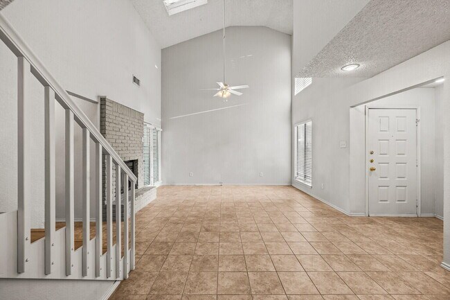 Building Photo - 534 N Fulton Ave